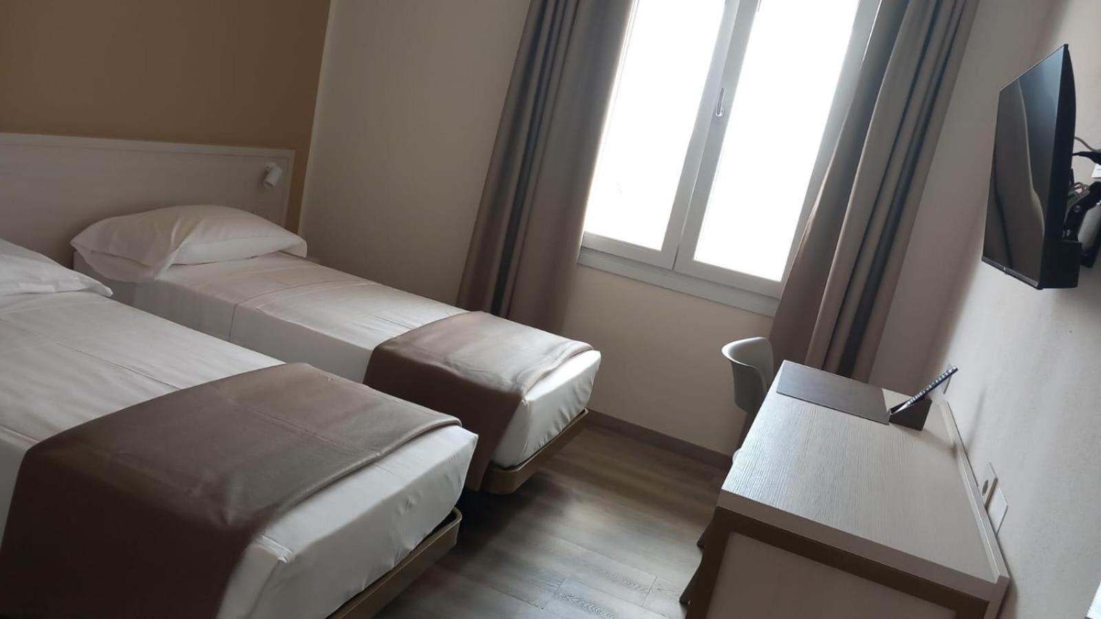 Hotel Donatello Modena Exterior photo